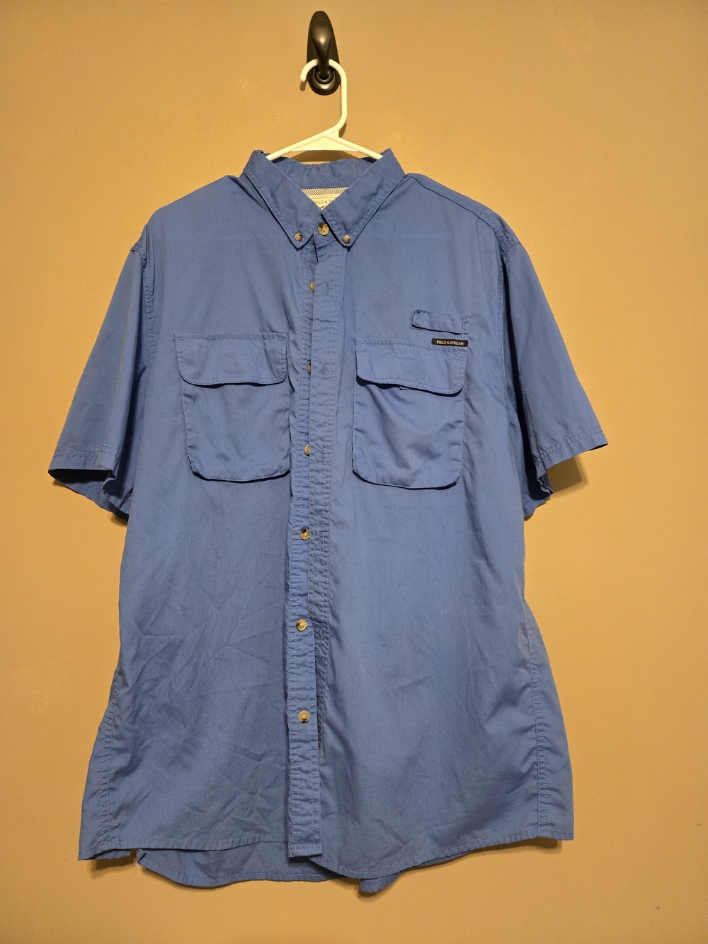 Field & Stream Men's XL Button-Down Short Sleeve Shirt in Blue
